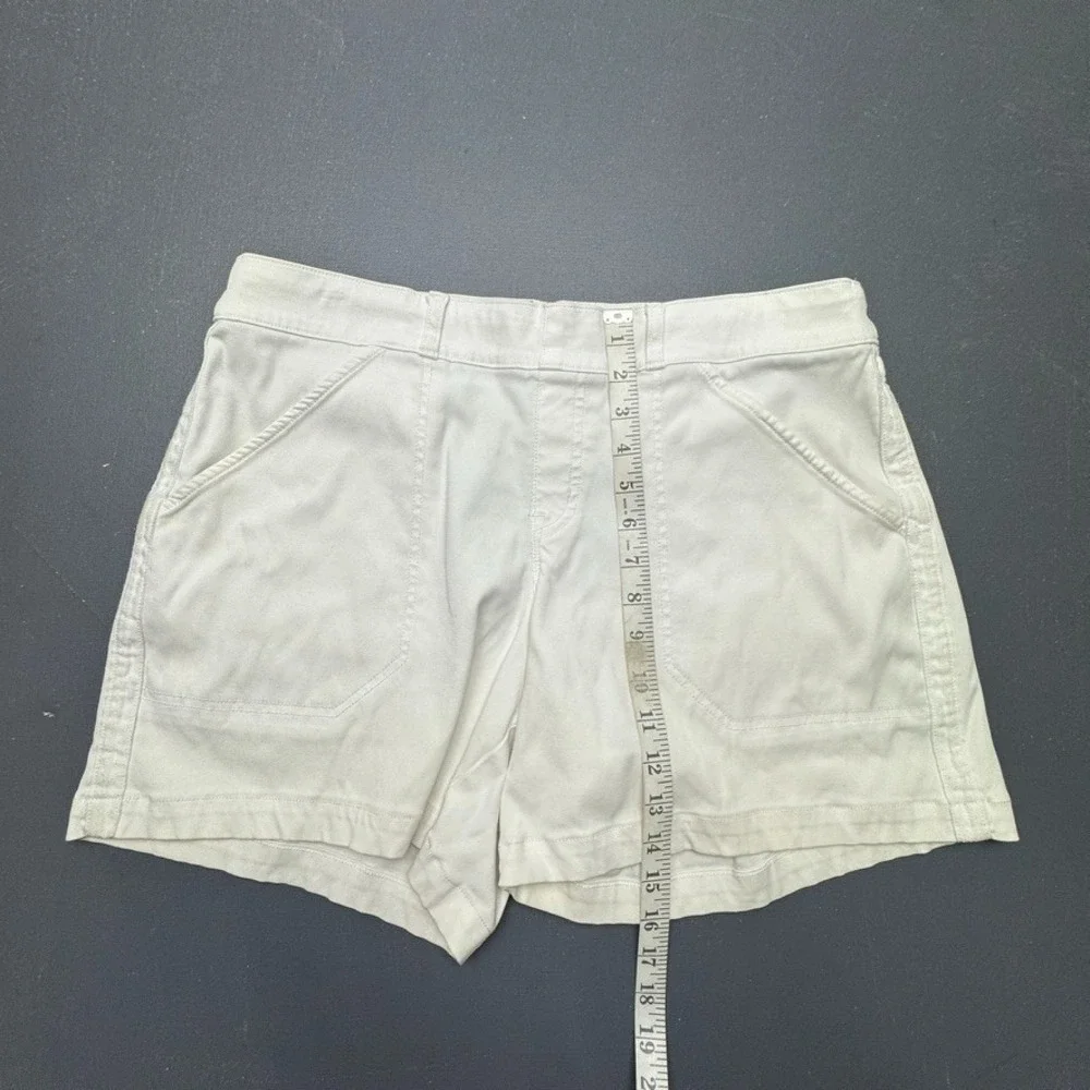 Spanx Shorts Women's XL White Chino Stretch Mid Rise Casual Streetwear 5" Inseam - Picture 5 of 7